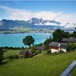 シャレー With Panoramic Views Of The Mountains Of The Oberland And Thun ジーグリスヴィル