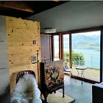 With Panoramic Views Of The Mountains Of The Oberland And Thun シャレー *