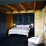 シャレー With Panoramic Views Of The Mountains Of The Oberland And Thun *