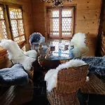 With Panoramic Views Of The Mountains Of The Oberland And Thun ジーグリスヴィル