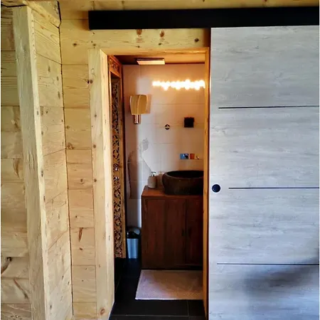 With Panoramic Views Of The Mountains Of The Oberland And Thun شاليه *