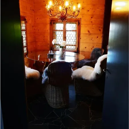 With Panoramic Views Of The Mountains Of The Oberland And Thun شاليه سيغريسويل