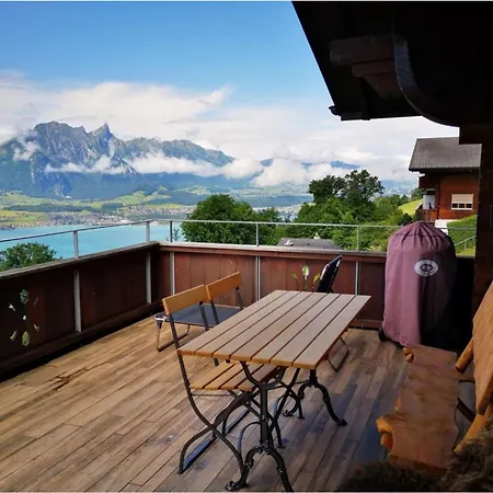 With View Of The Mountains And The Thun Шале Зигрисвиль